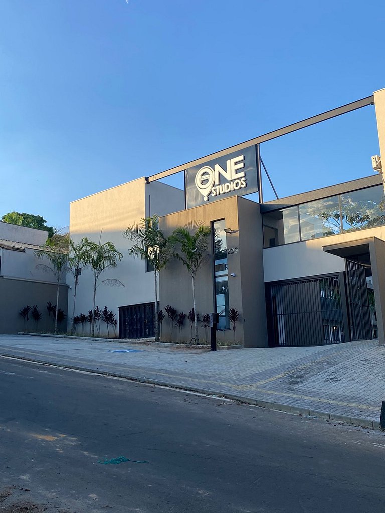 Studio 21 – Andar Superior Moderno com Estacionamento – Cent