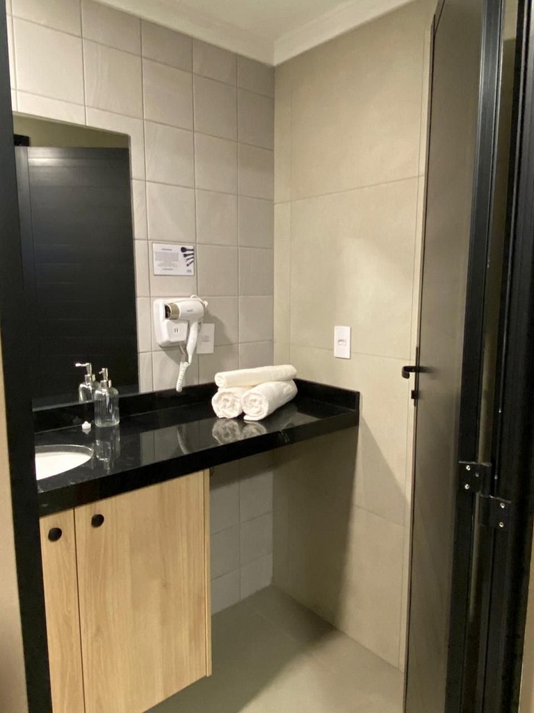 Studio 21 – Andar Superior Moderno com Estacionamento – Cent