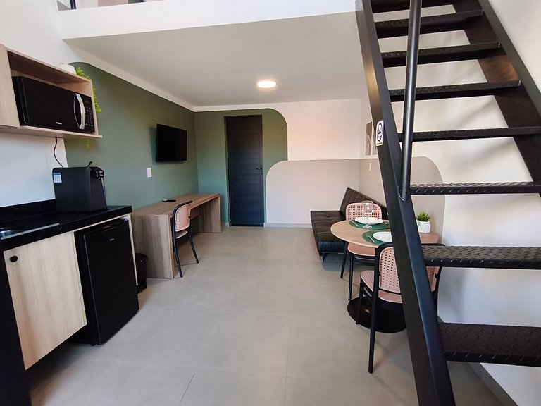 Studio 22 mezanino, em frente ao Burger King